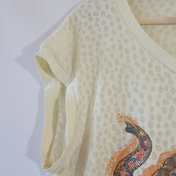 Hering AFRICA Elephant Graphic Tee Sz M Yellow Tan Short Sleeve Sheer Safari - Picture 6 of 10